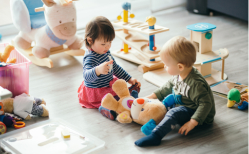 Sprachentwicklung - Kinder lernen beim Spielen