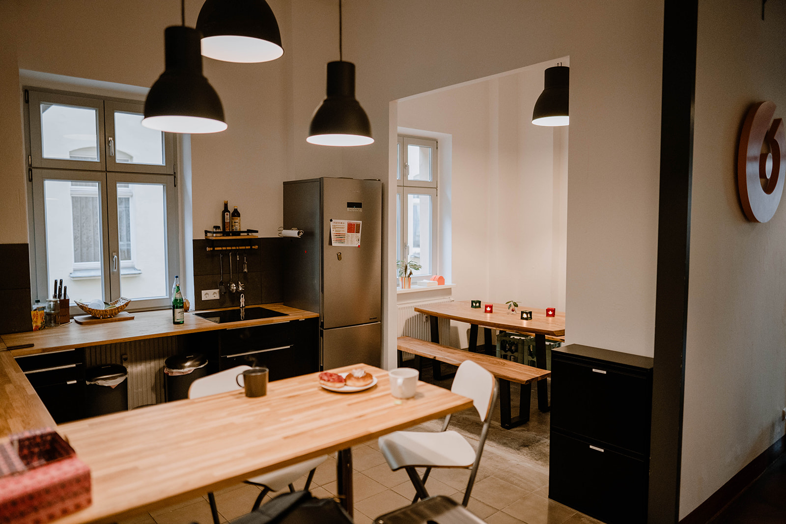 Büroküche mit Sitzbereich